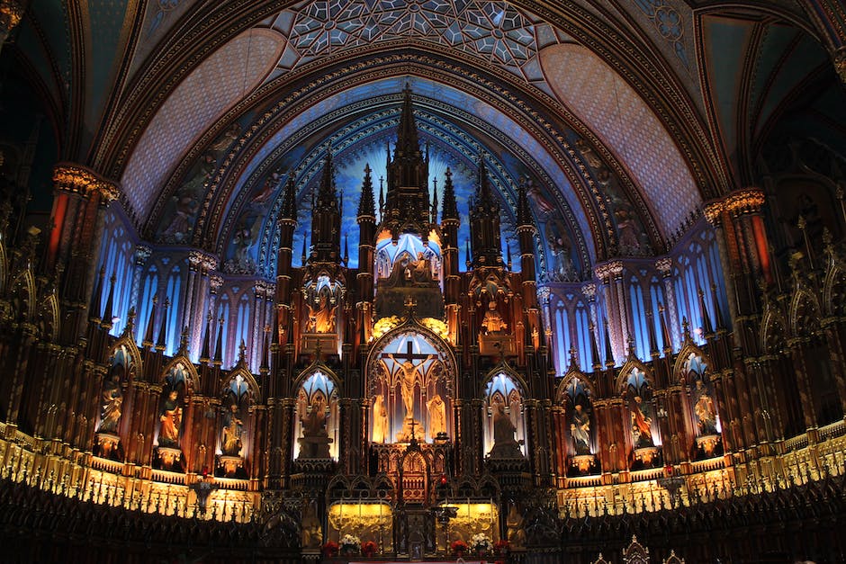 Os destaques​ do interior da Catedral de Notre​ Dame: uma obra-prima da arte gótica